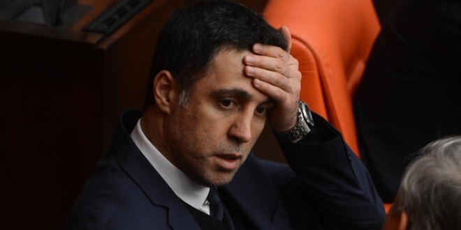 Hakan Şükür'e verilen fahri doktora unvanı geri alındı