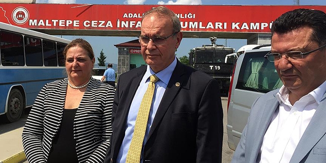 CHP milletvekilleri Berberoğlu'nu ziyaret etti