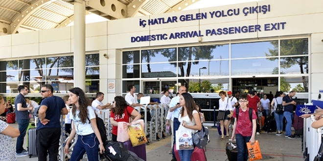 Bayramda Antalya'nın nüfusu 4 milyon