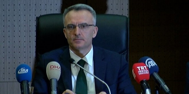 Bakan Ağbal ile vatandaş arasında renkli diyalog