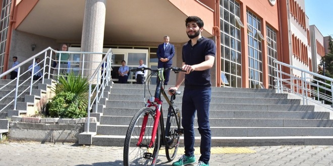 Rektör'den öğrencisine bayram sürprizi