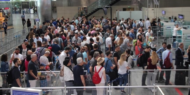 stanbul havalimanlarn 2 ayda 16 milyon yolcu kulland