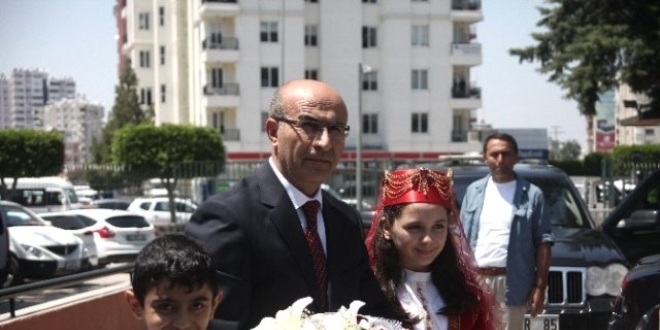 Adana Valisi Demirta'tan taziye ziyareti