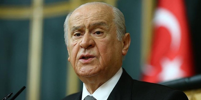 Bahçeli'den Ozan Arif hakkında suç duyurusu