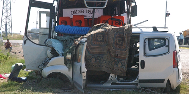 Adana'da trafik kazas: l ve yarallar var