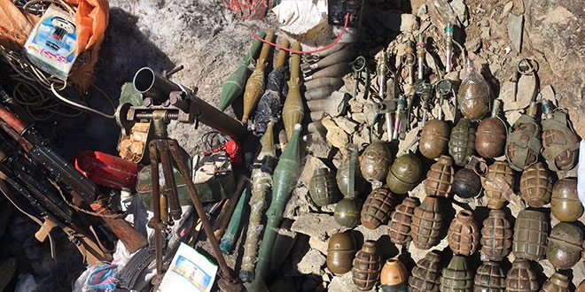 Hakkari'de çok sayıda silah ve mühimmat ele geçirildi