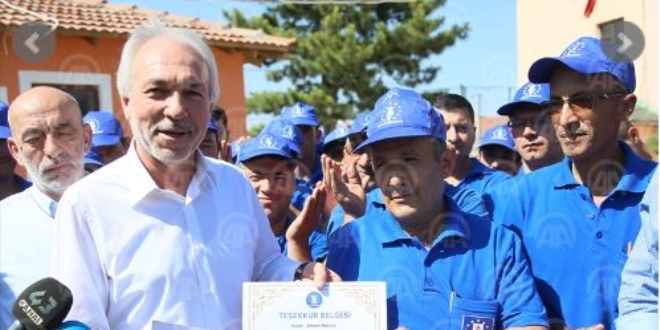 Bulduğu parayı sahibine ulaştıran işçi ödüllendirildi