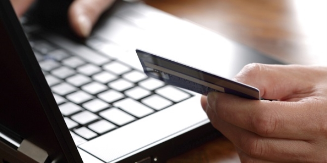 Tüketiciler sahuru beklerken internetten alışveriş yapmış