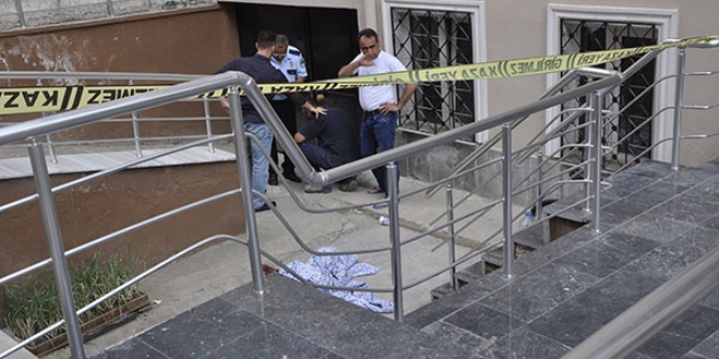 Afyonkarahisar'da 4. kattan düşen çocuk öldü