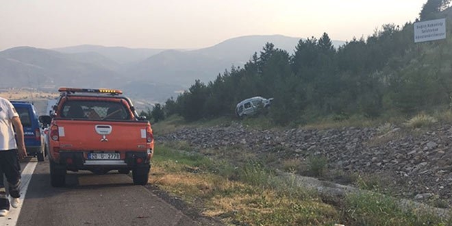 Lastiği patlayan araç takla attı: 2 ölü, 3 yaralı