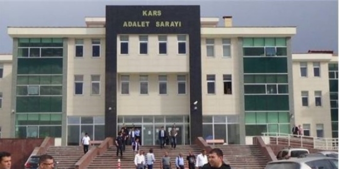 Kars'ta 26 askerin yargılandığı dava yarına ertelendi