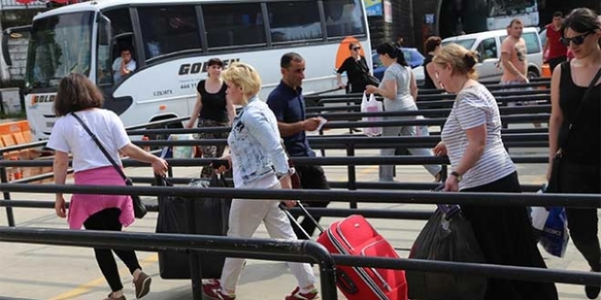 Sarp Sınır Kapısı'nda bayram yoğun geçti