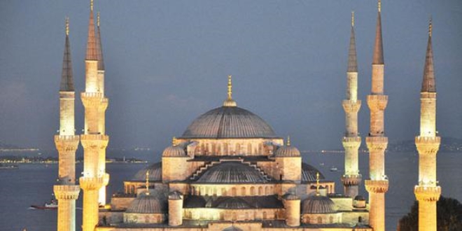 15 Temmuz'da 90 bin camide minarelerin ışıkları sönmeyecek