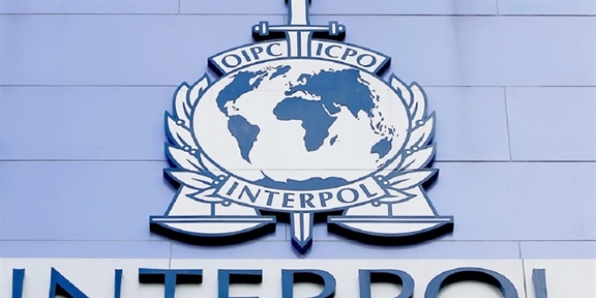 Interpol'ün ayak oyunları