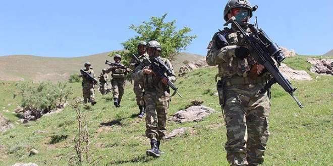 Hakkari'de 3 terörist etkisiz hale getirildi