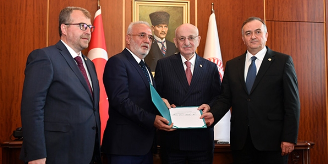 İç tüzük değişiklik teklifi Meclis'e sunuldu