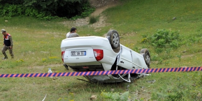 Samsun'da otomobil uçuruma yuvarlandı: 1 ölü, 6 yaralı