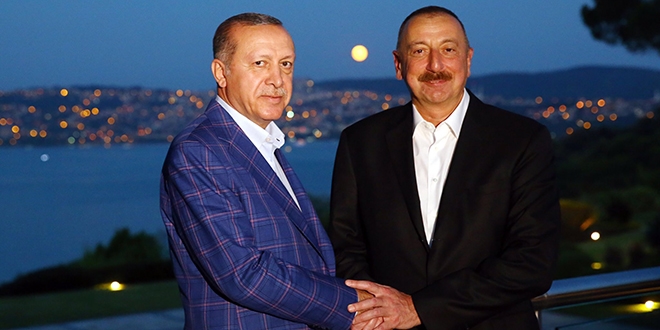 Erdoğan, Aliyev ile fotoğrafını sosyal medyadan paylaştı