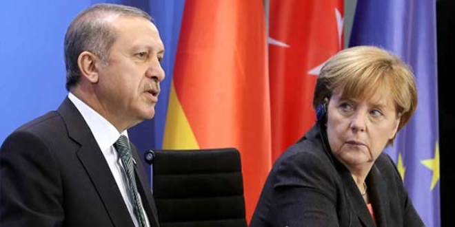 Erdoğan'ın götürdüğü gazeteciler Merkel'e soru soramadı
