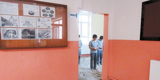 'Pedagojik cinayeti' mescitte değil Türkiye'nin karanlık yıllarında gördük