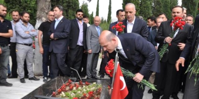 Bakan Soylu Özel Harekat Daire Başkanlığı şehitlerini ziyaret etti