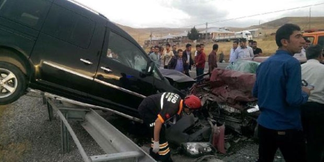 Van'da trafik kazası: 2 ölü, 4 yaralı