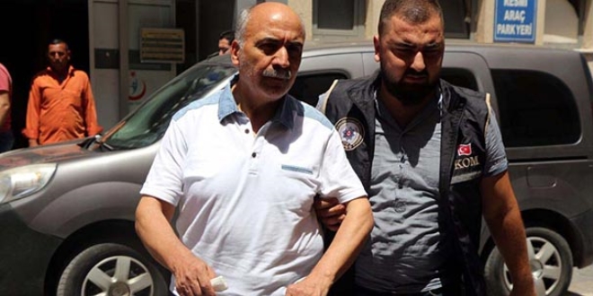 Eski rektör Uluçam FETÖ'den tutuklandı