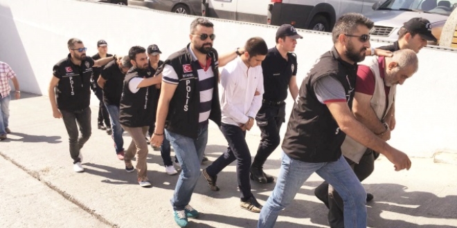 Silivri bölgesinde terör estiren çete tutuklandı