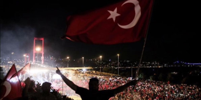 Milli futbolculardan 15 Temmuz mesajı