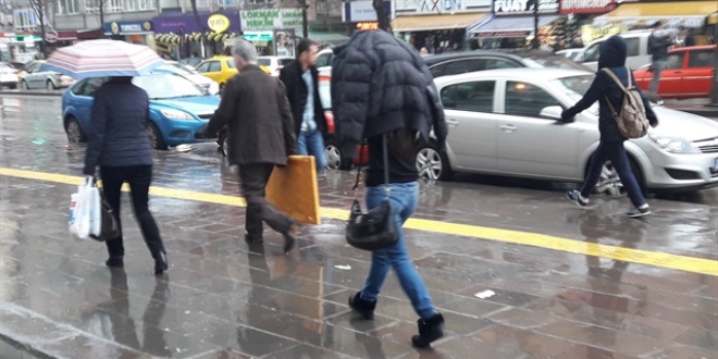 Başkentte sağanak yağış etkili oldu