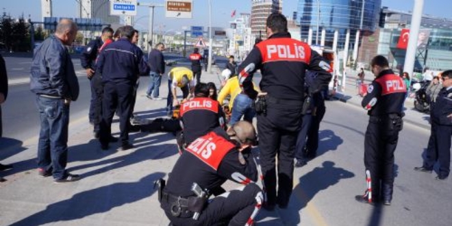 Konya'da minibüsün çarptığı trafik polisi şehit oldu