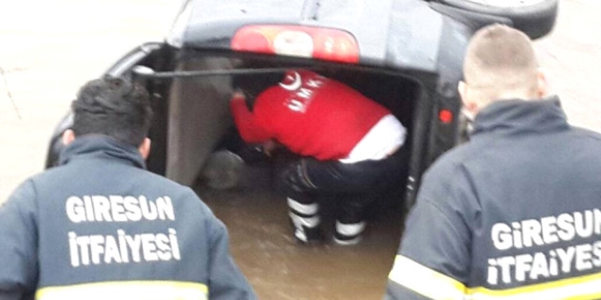 Giresun'da trafik kazası: 1 ölü, 2 yaralı