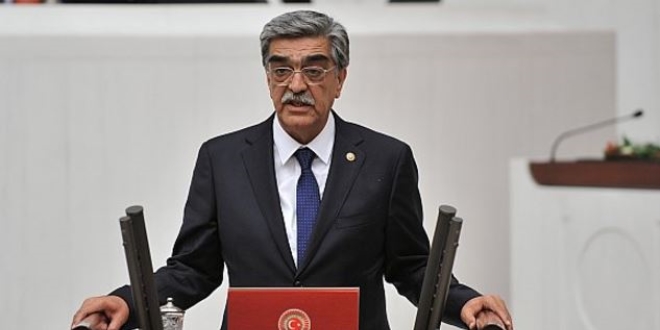 MHP'li Ahrazoğlu: FETÖ tehlikesi henüz geçmedi
