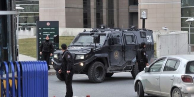 Darbeciler yoğun güvenlik önlemleri altında cezaevine gönderildi