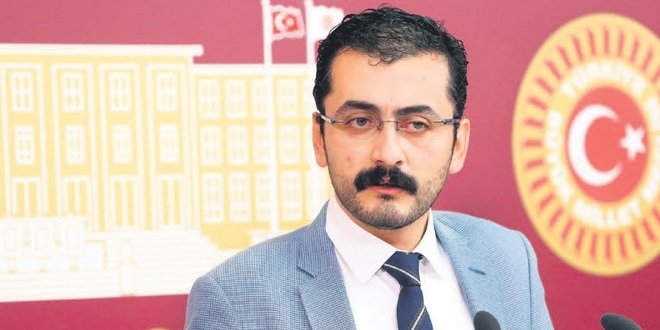 CHP'li Erdem'i ihanetle sulayan gazeteye 'hakaretten' beraat