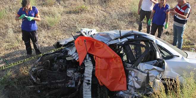 Erzincan'da feci kaza: 3 ölü, 6 yaralı