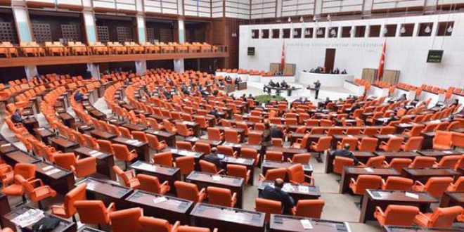 İçtüzük'ün silah yasağı maddesi kabul edildi