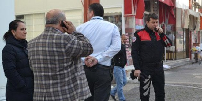 Banka görevlisinin dikkati dolandırıcıları yakalattı