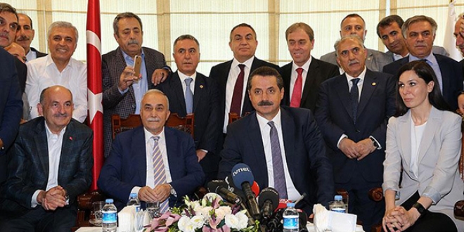 Fakıbaba, görevi Çelik'ten devraldı