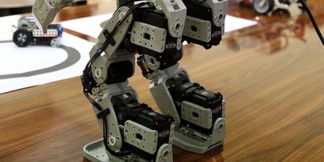 Enerjisini kablosuz manyetik alandan salayan robotlar gelitirildi