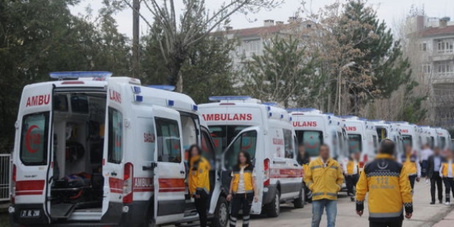 Salk alanlar taleplerini 'ambulans' ile gnderdi