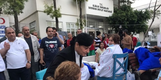Muğla Valisi, depremde yaralananları ziyaret etti