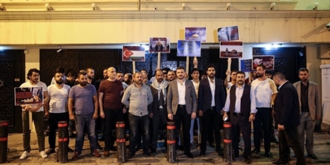 'Tepki yeri sinagog değil konsolosluk olmalı'