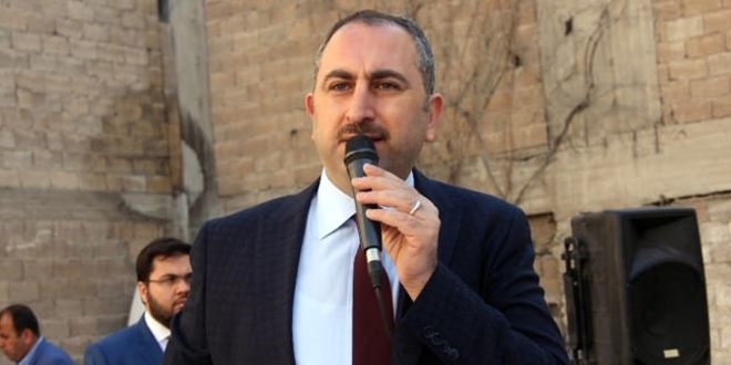 Gül: Kahramanlık tişörtüne kahraman yazarak olmaz