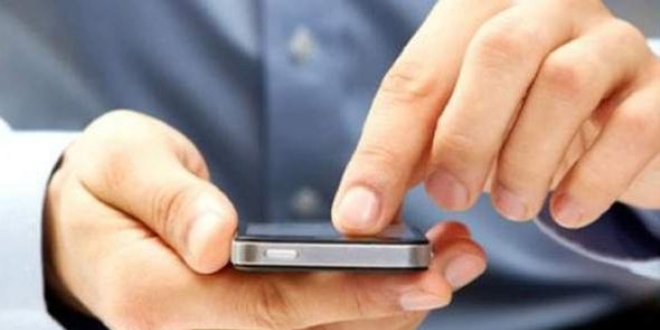 Her beş dakikada bir akıllı telefona bakıyoruz