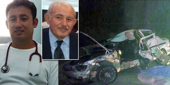 Traktöre çarpan otomobildeki doktor ve babası öldü