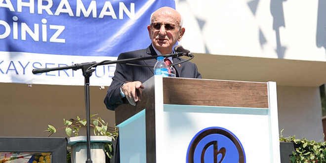 'O bir piyon, o bir meczup, bir şizofren, bir narsist'