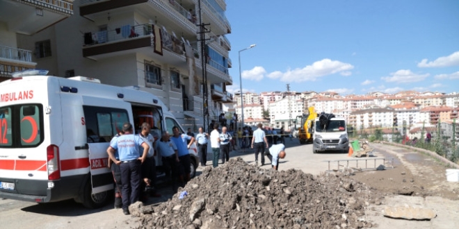 Ankara'da göçük altında kalan işçi hayatını kaybetti