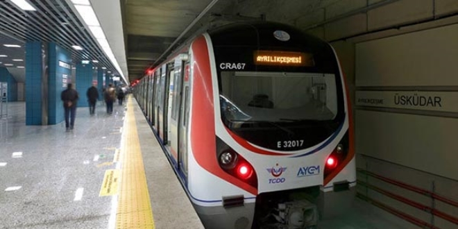 Metro seferlerine arıza engeli