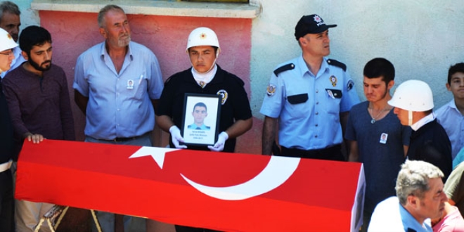 Şehit polis memuru son yolculuğuna uğurlandı